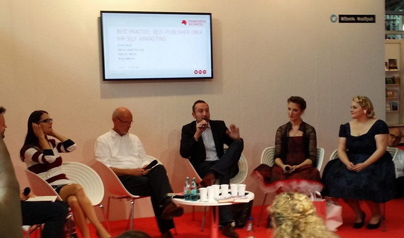 Muss ich auch demnächst im Abendkleid über die Messe?